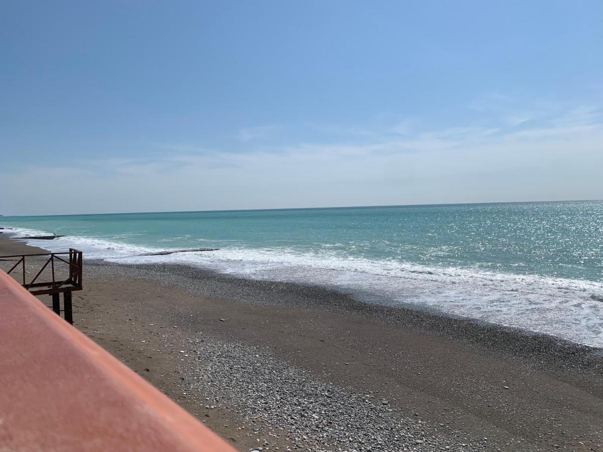 Guest House Aphyn Leto Gagra Exterior foto