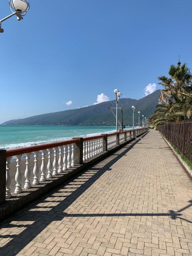 Guest House Aphyn Leto Gagra Exterior foto