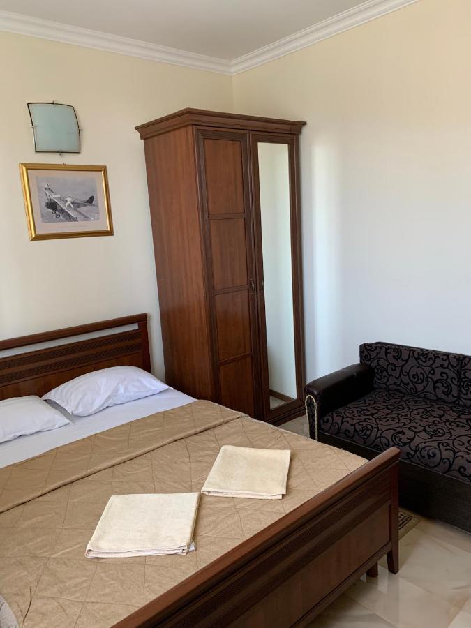 Guest House Aphyn Leto Gagra Exterior foto